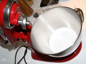 Socker i en Kitchen Aid-bunke